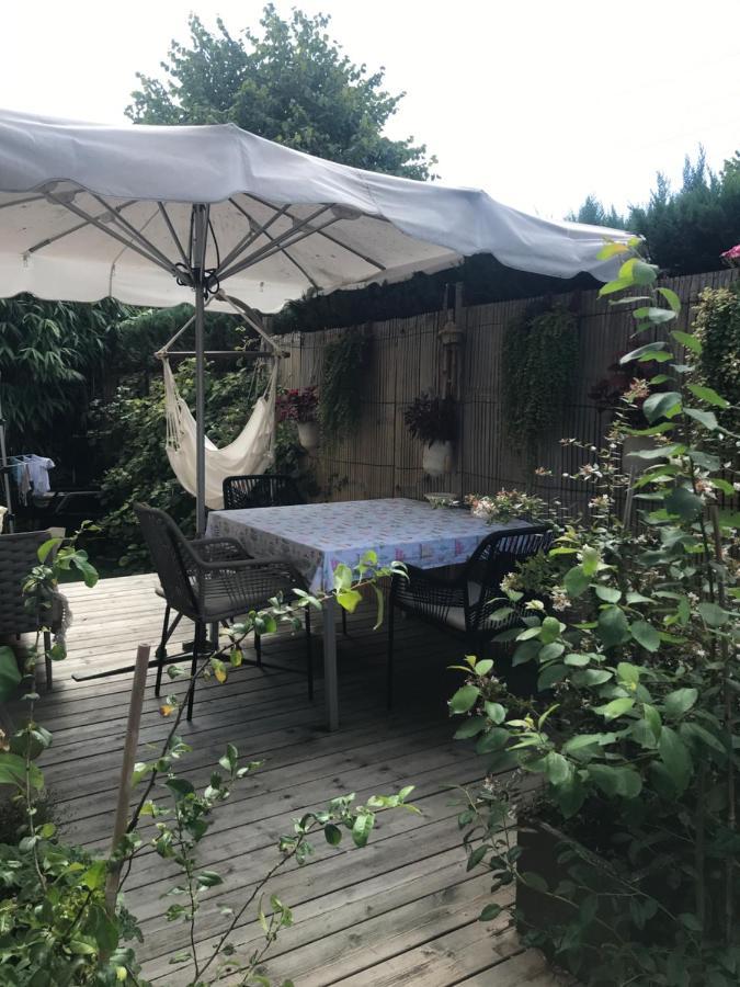 Gardencaravan Near Ghent In Green Area Eksteriør bilde