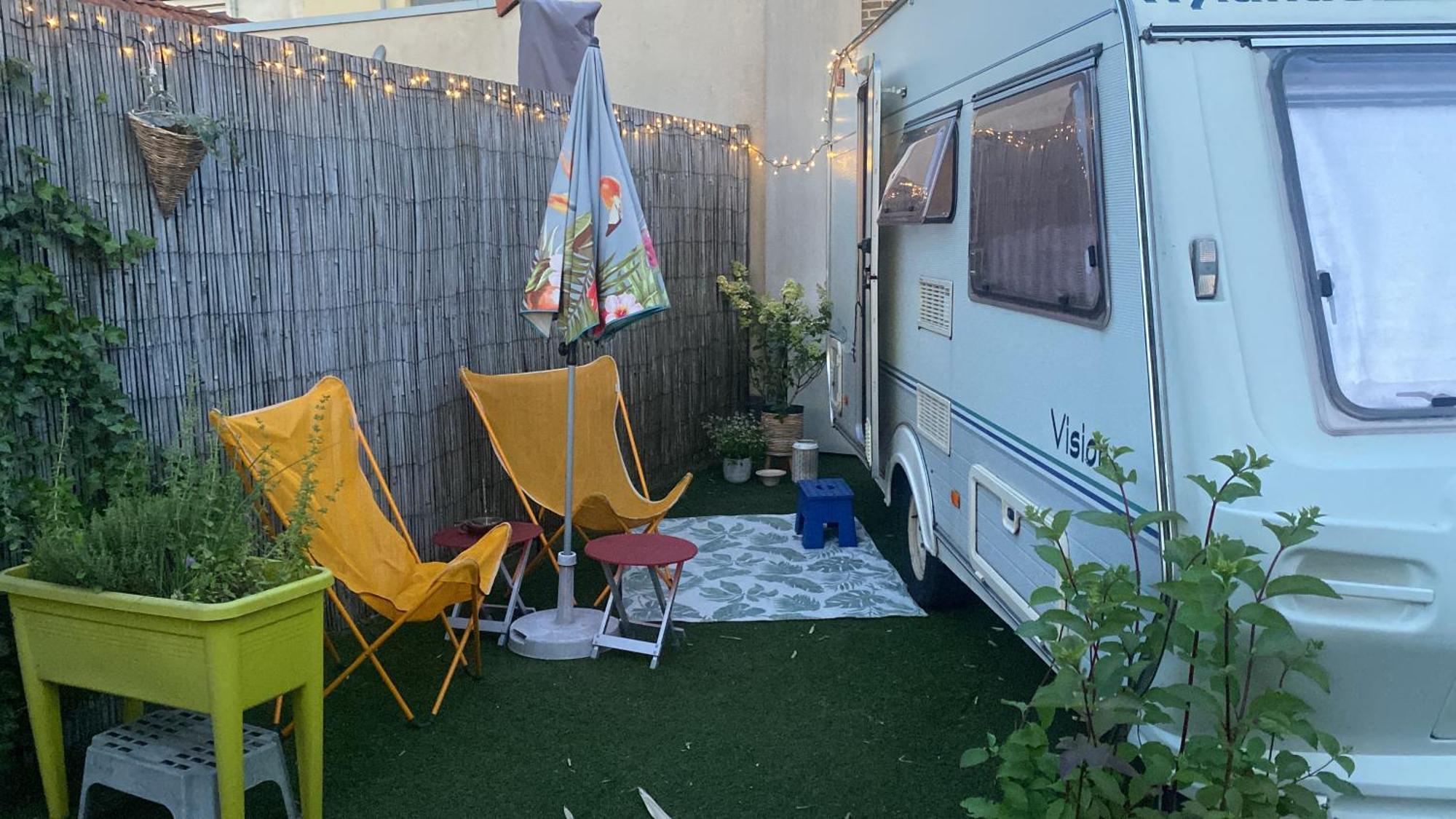 Gardencaravan Near Ghent In Green Area Eksteriør bilde