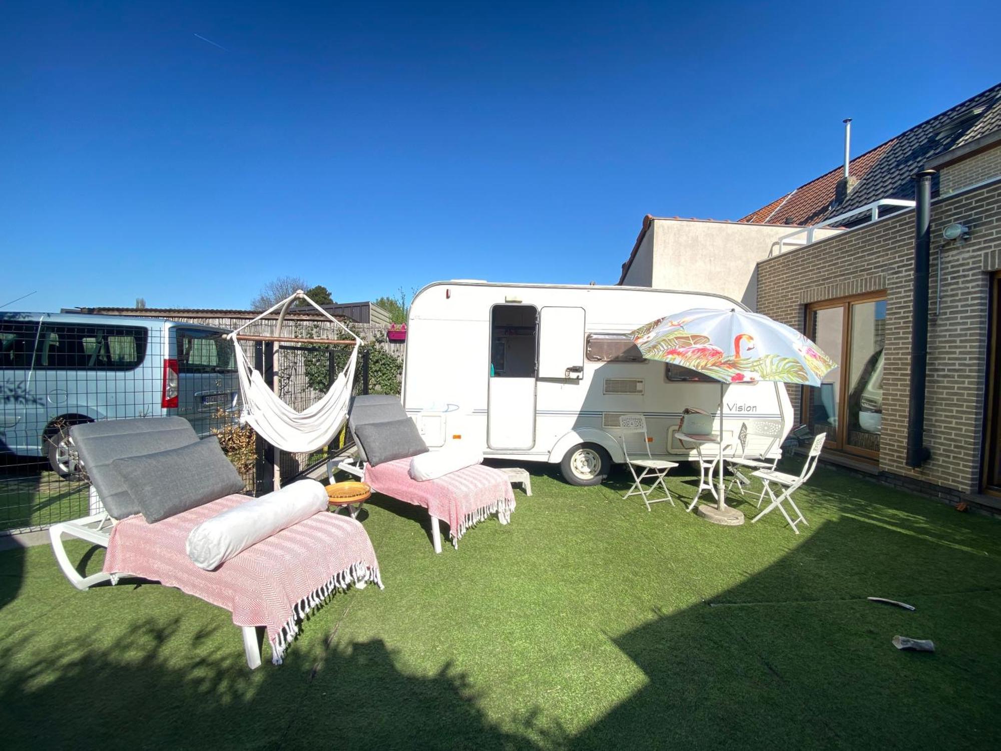 Gardencaravan Near Ghent In Green Area Eksteriør bilde